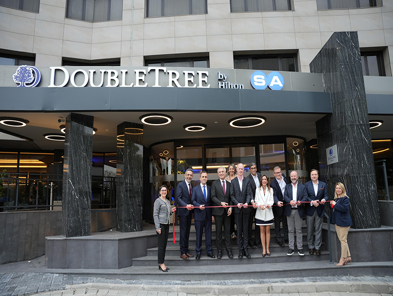 DOUBLETREE BY HILTON �STANBUL MA�KA KAPILARINI A�TI